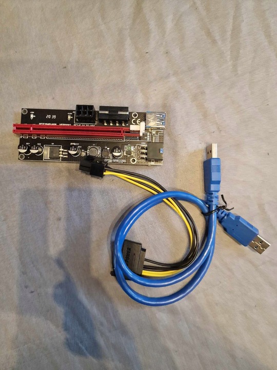 Riser USB3.0 PCI-E 6PIN 010S + Plus 8 kondenatorów