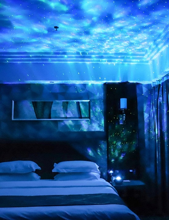 PROJEKTOR GWIAZD RZUTNIK NIEBA LAMPKA NOCNA ASTRONAUTA GŁOŚNIK BLUETOOTH