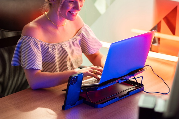 PODSTAWKA PODKŁADKA CHŁODZĄCA POD LAPTOPA 15,6' GAMINGOWA DUŻA LED HUB USB