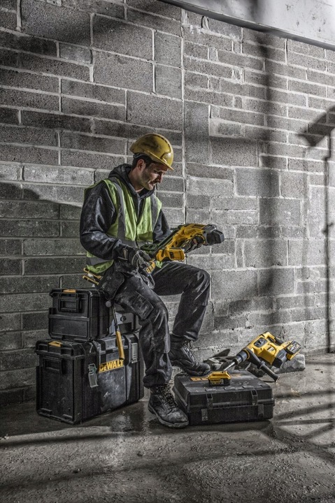 Gwoździarka do betonu DeWalt DCN890P2
