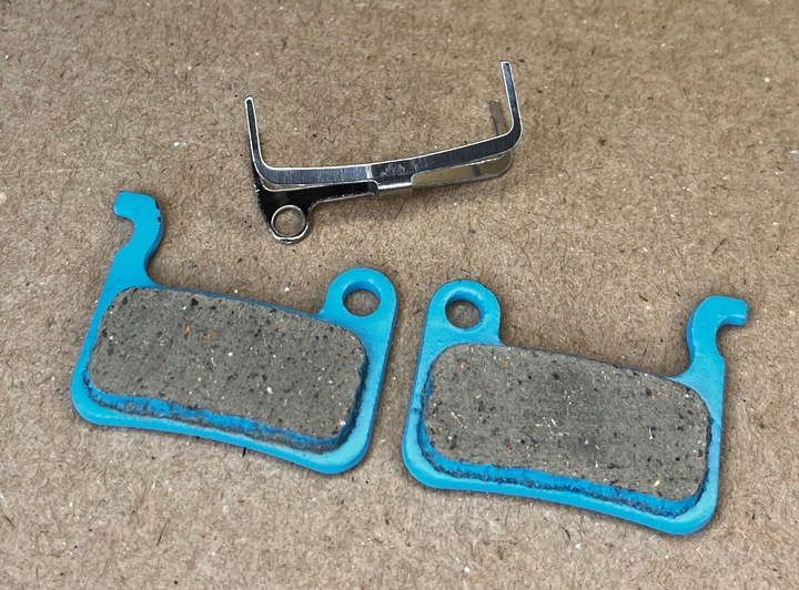 Klocki Hamulcowe do Shimano DEORE M595 M775 M975 ŻYWICZNE M06 CLARKS