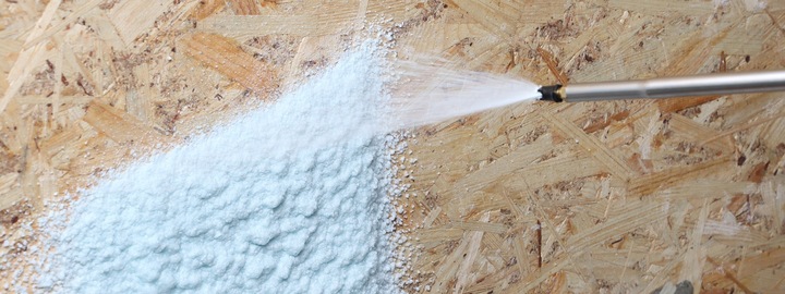 Pianka PUR do ociepleń izolacji, 2 dysze do natryskiwania 850ml GUDFOR A++