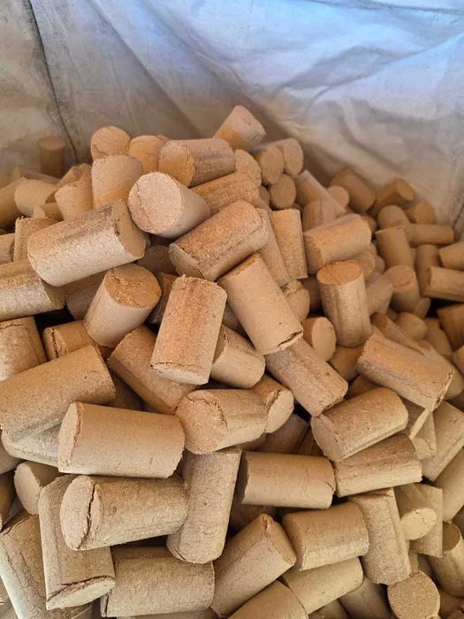 Brykiet liściasty dębowy walec opał 20KG kominek piec