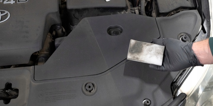 ADBL APC MOCNY UNIWERSALNY ŚRODEK CZYSZCZĄCY ZESTAW AKCESORIA MIKROFIBRA 1L