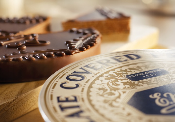 Torcik Wedlowski ręcznie dekorowany w historycznym opakowaniu 250 g E.Wedel