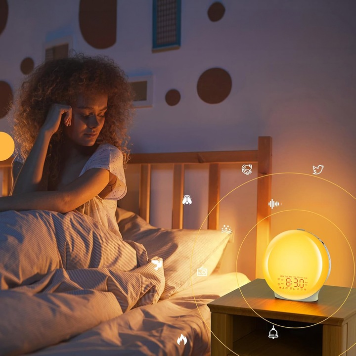 BUDZIK ŚWIETLNY ZEGAR DRZEMKA LAMPKA NOCNA RADIO SYMULATOR WSCHODU