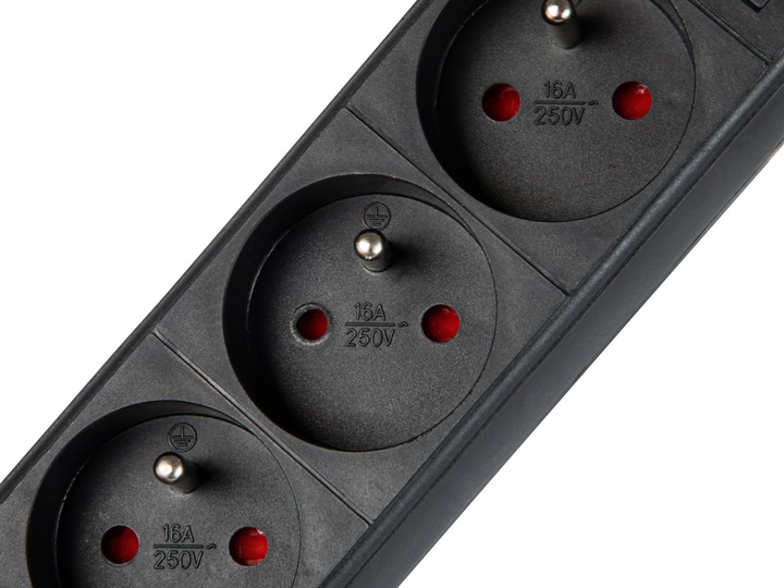 PRZEDŁUŻACZ LISTWA ZASILAJĄCA WŁĄCZNIK GRUBY SZNUR 3M 4 GNIAZDA 2xUSB