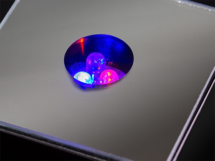 PODSTAWKA LED 3XAAA STOJAK NA STATUETKĘ ZE SZKŁA