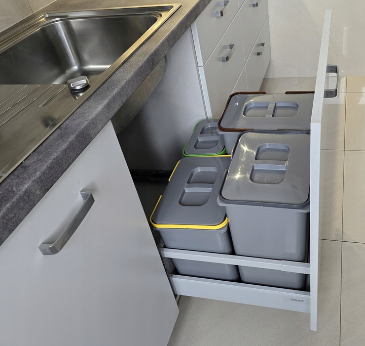 Kosz na śmieci SORT 62L do szafki szuflady 60 Blum 4 pojemniki na odpady