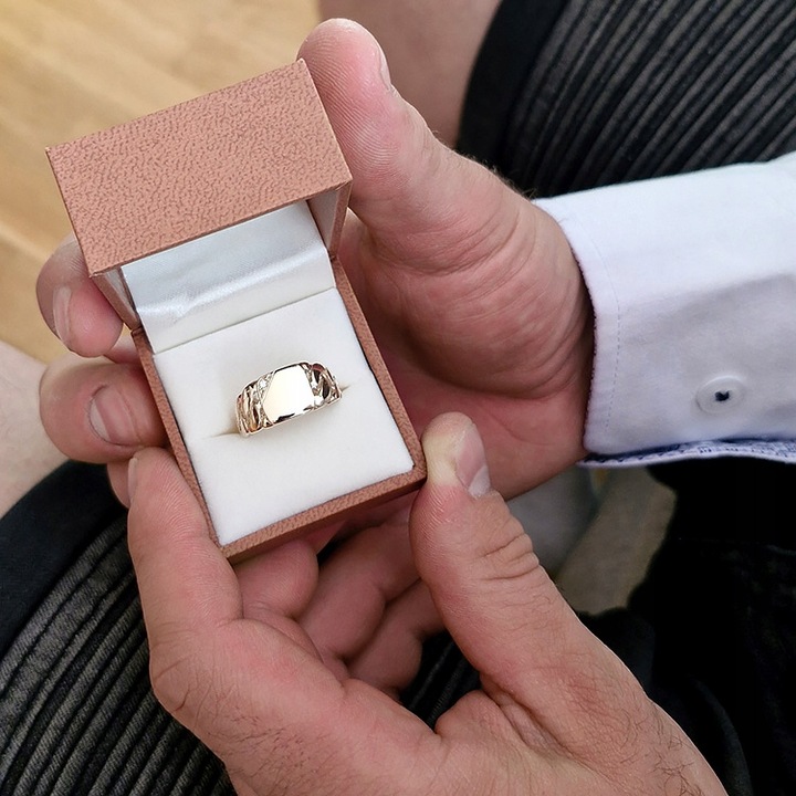 SYGNET ZŁOTY MĘSKI PANCERKA Z BRYLANTEM 585 / R28