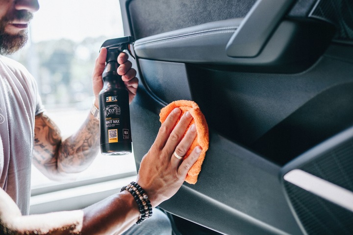 ADBL INTERIOR MATT MAX Dressing Do Kokpitu Odżywia Plasitki Matowy Efekt