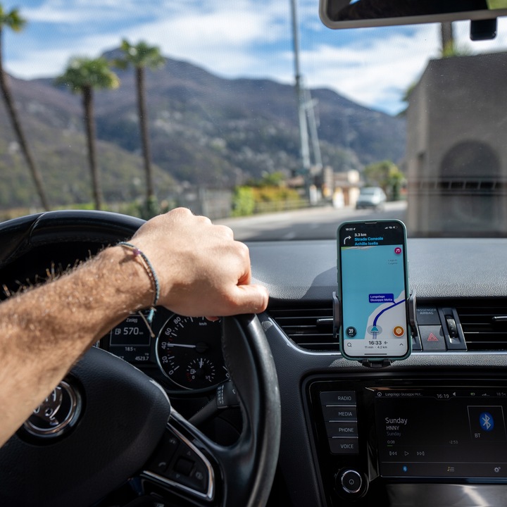 UCHWYT DO SAMOCHODU NA TELEFON DESKĘ KOKPIT SAMOCHODOWY HOLDER MOCNY