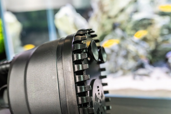 INVITAL pompa z dolnym wlotem 1200 l/h 1,8m