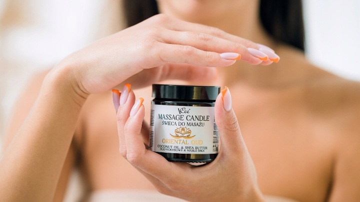 ŚWIECA DO MASAŻU NAWILŻAJĄCA ODŚWIEŻAJĄCA VCEE 80G