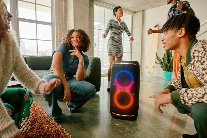 Power audio JBL Partybox Stage 320 240W