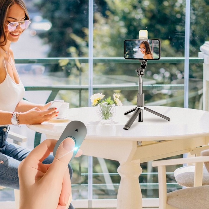 SELFIE STICK STATYW KIJEK DO TELEFONU Z PILOTEM LAMPA LED BLUETOOTH TRIPOD