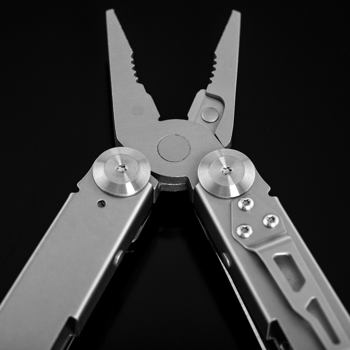 Multitool Narzędzie Wielofunkcyjne Badger Outdoor Thorn z kaburą