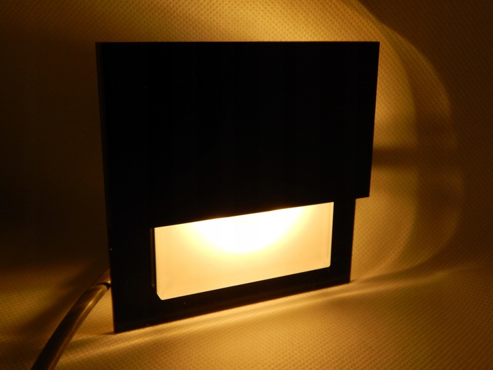 Oprawa schodowa 230V LED oświetlenie lampka schody CZARNA CIEPŁA 3000k