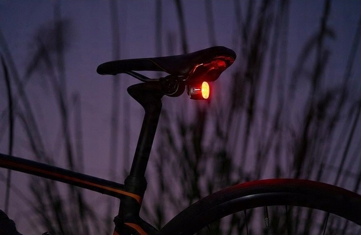 Lampka rowerowa czerwona SPECTER WT09 tył tylna do tyłu 100 godzin pracy