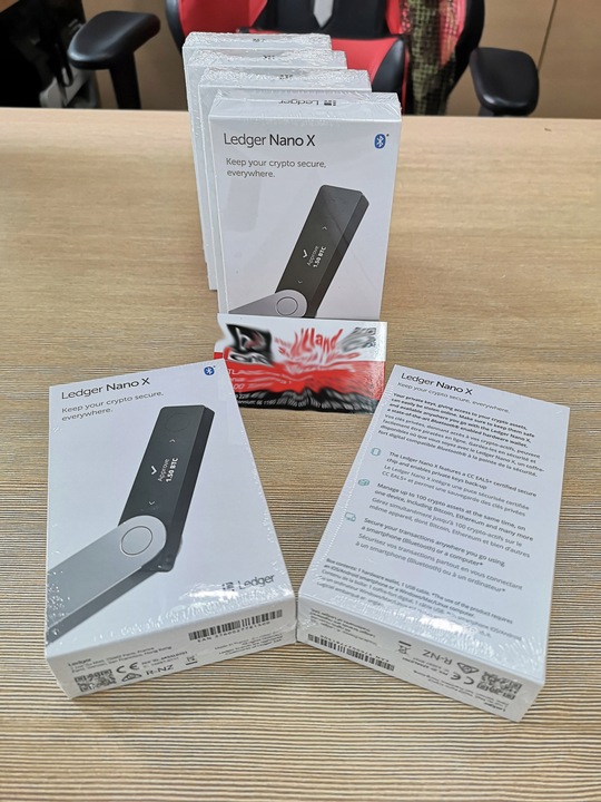 Portfel kryptowaluty LEDGER NANO X BTC ETH DOGE XRP ADA BCH wallet BitCoin