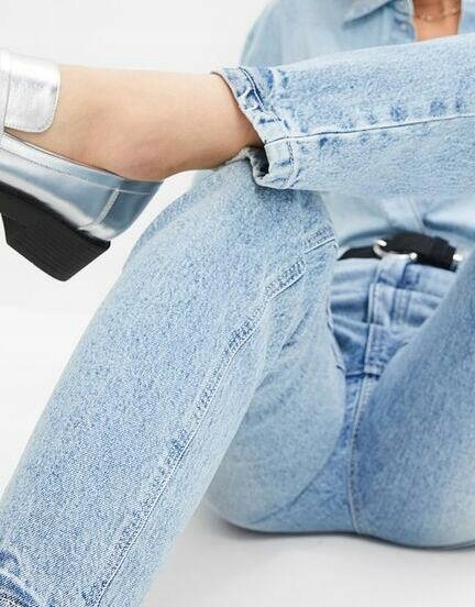 JEANSY Z WYSOKIM STANEM 46