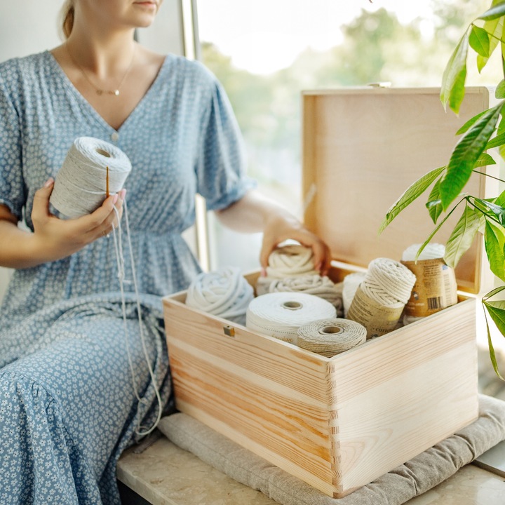 Pudełko drewniane z zamkiem z wiekiem na prezent przechowywania