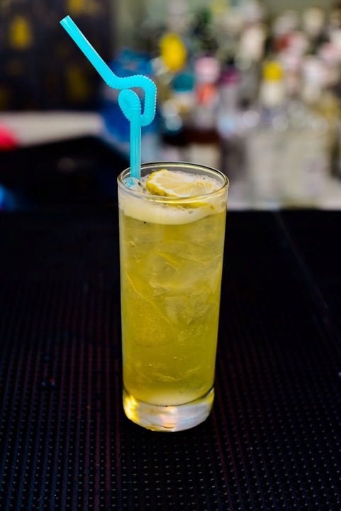 Cedevita Bazga limun. Opakowanie 900 g.