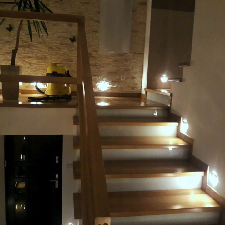Oświetlenie schodowe oprawa lampka schodowa LED 230V Q31 Złota /