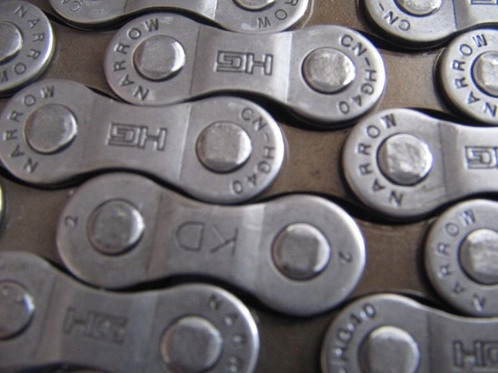 Łańcuch 6/7/8 rz Shimano Tourney CN-HG40 114 ogniw