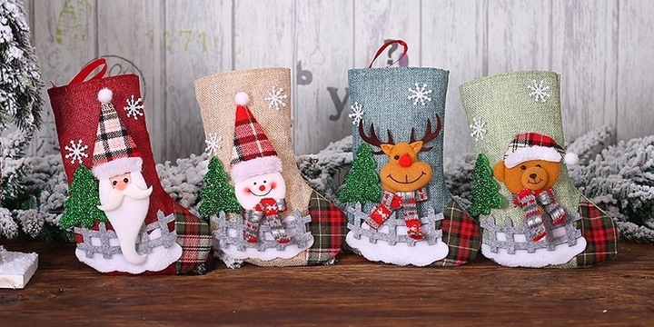 KOMPLET 4 x Skarpety Świąteczne 3D Ozdobne 16 x 23 cm Na Kominek Prezent