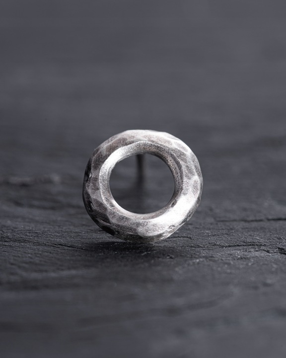 Srebrny mono - kolczyk VOLCANO