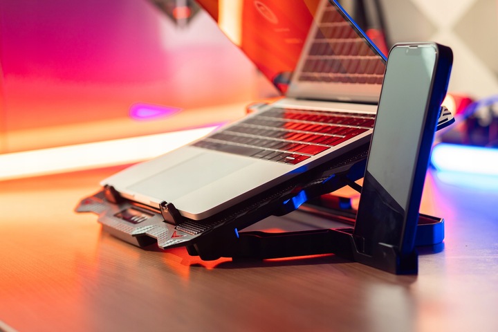 PODSTAWKA PODKŁADKA CHŁODZĄCA POD LAPTOPA 15,6' GAMINGOWA DUŻA LED HUB USB