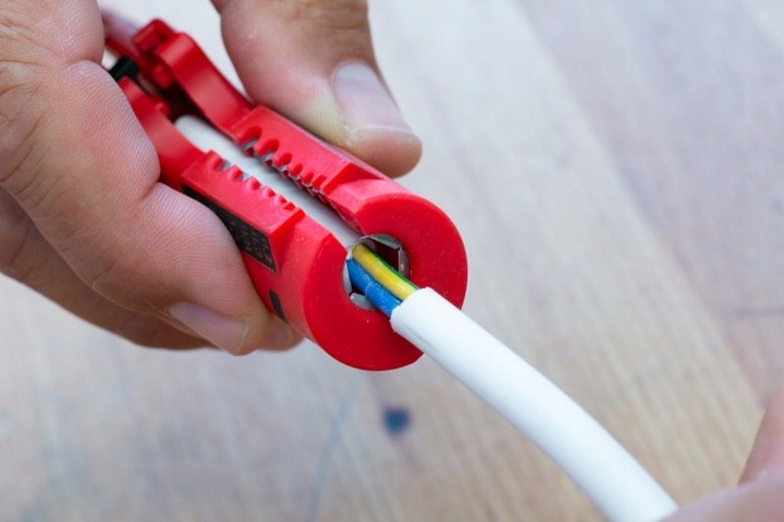 WIELOFUNKCYJNY NÓŻ DO ŚCIĄGANIA IZOLACJI PRZEWODÓW ŚCIĄGACZ DLA