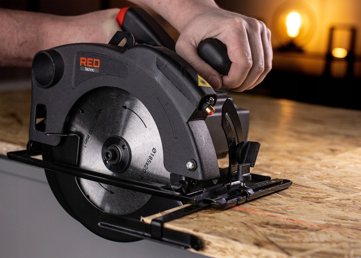 PIŁA TARCZOWA PILARKA RĘCZNA DO DREWNA Z LASEREM 2250W PRZECINARKA 185