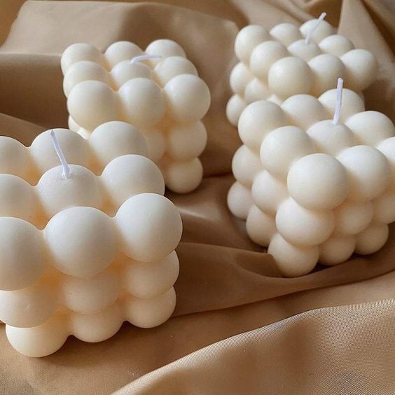 Wosk sojowy KeraSoy Pillar 4120 do świec wolnostojących pastylki 2 kg