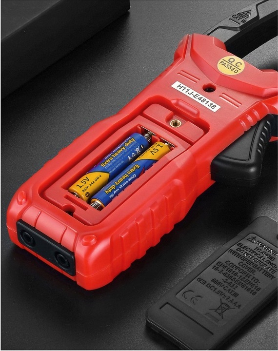 MULTIMETR MIERNIK CĘGOWY WYŚWIETLACZ LCD LATARKA LED BATERIE ETUI