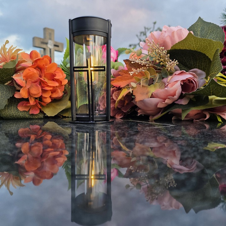 ZNICZ SOLARNY LED LAMPION NA GRÓB STATUETKA NA CMENTARZ Z KRZYŻEM