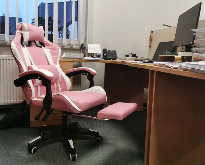 FOTEL GAMINGOWY GRACZA BIUROWY KOMPUTEROWY MASAŻ PODNÓŻEK KG104 RÓŻOWY