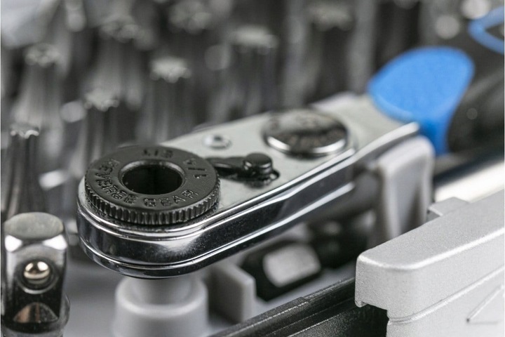 Zestaw końcówek bitów wkrętakowych 33 szt HOGERT HT1R460