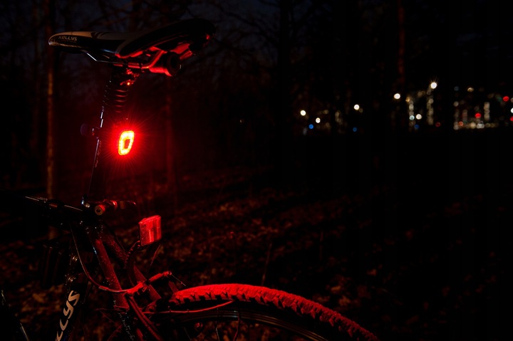 LAMPKA ROWEROWA TYLNA LED USB OŚWIETLENIE NA ROWER