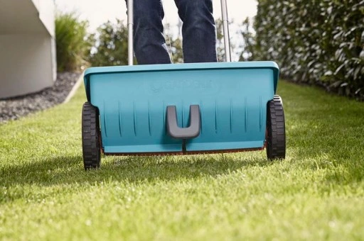 Siewnik uniwersalny Gardena L ręczny 12,5L 400 m2