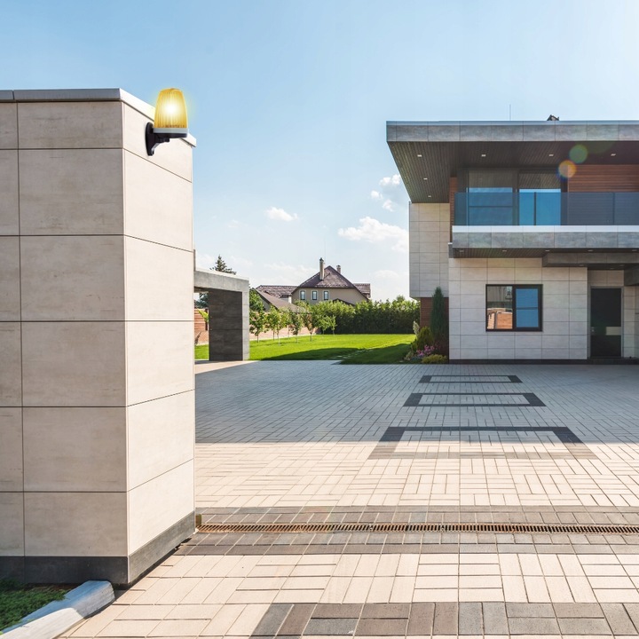 Uniwersalna Lampa sygnalizacyjna LED 12-230V do bramy KOGUT - Antena