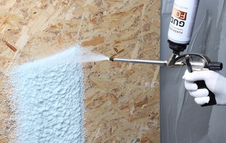 Pianka PUR do ociepleń izolacji, 2 dysze do natryskiwania 850ml GUDFOR A++