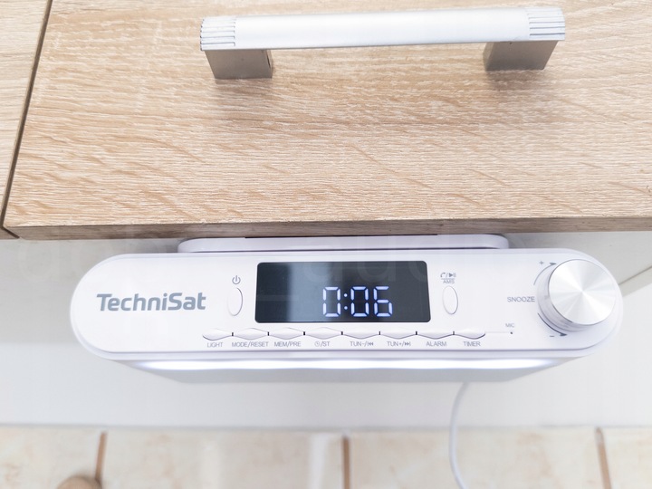 RADIO KUCHENNE PODWIESZANE PODSZAFKOWE BLUETOOTH FM LAMPKA LED