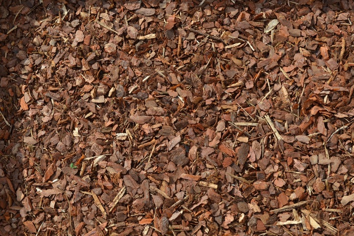 Kora Sosnowa Drobna 80L ściółka naturalna do ogrodu ochrona roślin