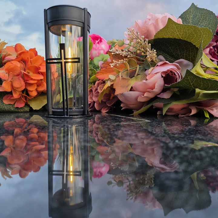 ZNICZ SOLARNY LED LAMPION NA GRÓB STATUETKA NA CMENTARZ Z KRZYŻEM