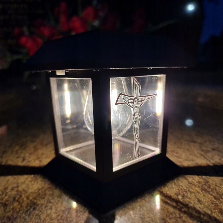 LAMPION NA GRÓB Statuetka NA Cmentarz Z KRZYŻEM ZNICZ SOLARNY LED