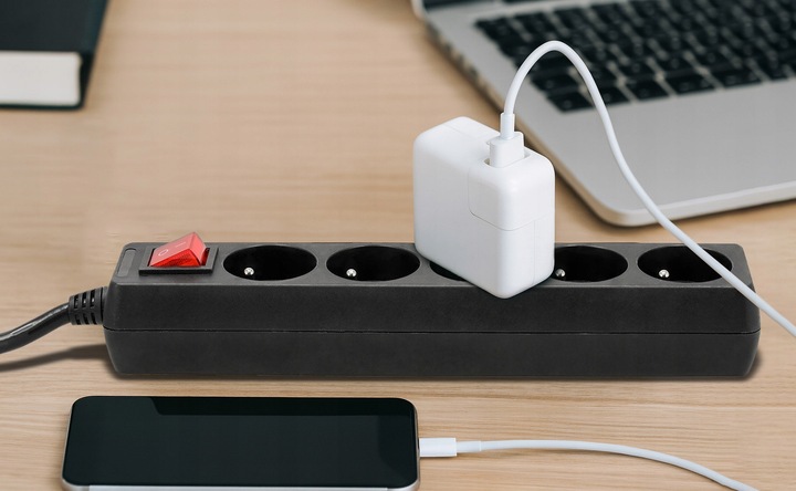 Przedłużacz Listwa Zasilająca 5 Gniazd 10m 3000W 3*1,5mm2 Z