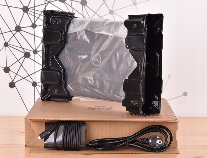 DELL 5300 2w1 13 cali i5 8Gen 32GB 512GB SSD NVMe HDMI dotykowy 360