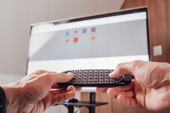 ANDROID BOX SMART TV ODTWARZACZ HDMI 4K WIFI USB PILOT PRZYSTAWKA BLUETOOTH